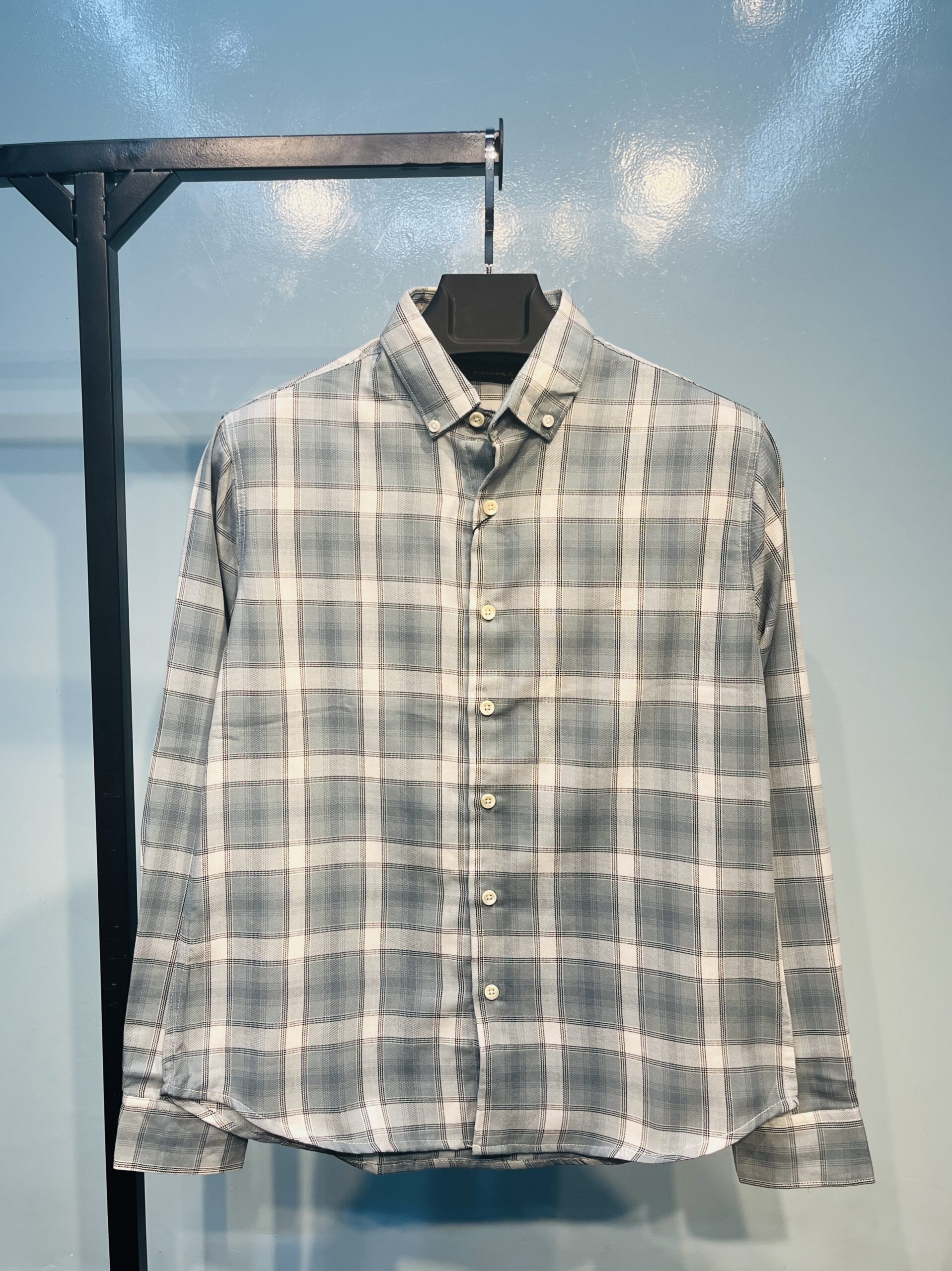Full Sleeve Pocket Less Check Shirt